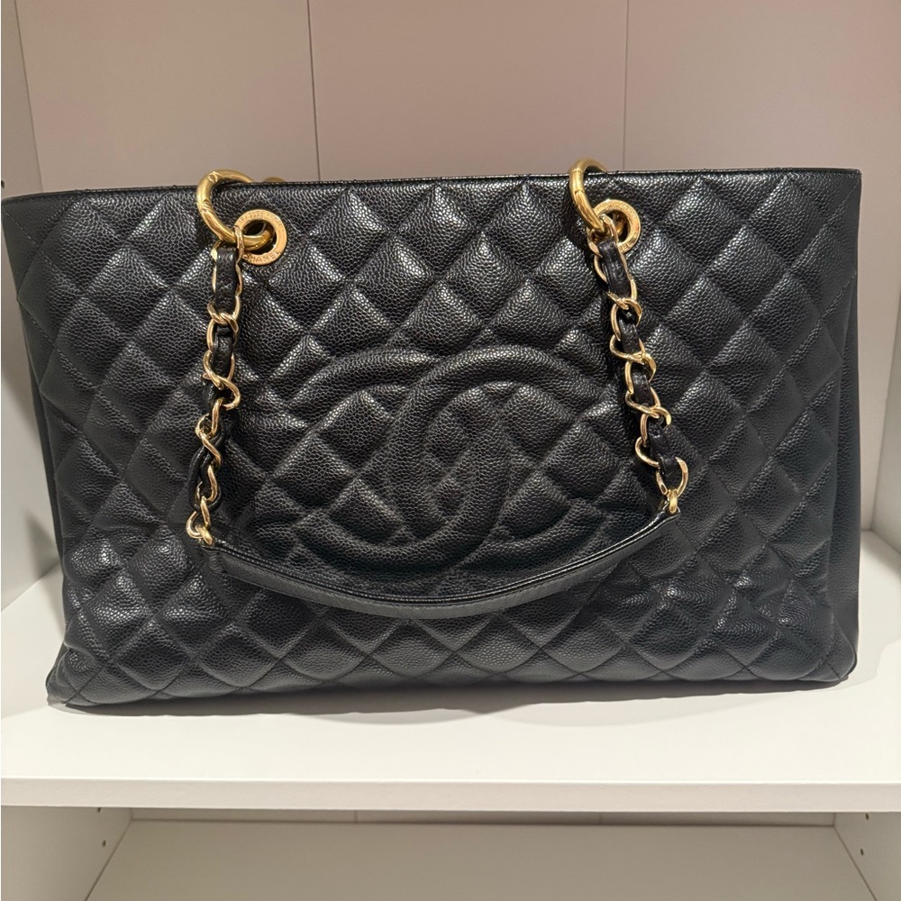 Chanel Grand Shopping tote in black